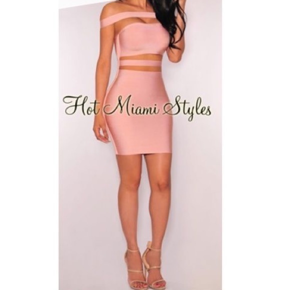 HOT MIAMI STYLES Blush Off Shoulder Bandage Dress - Picture 3 of 9